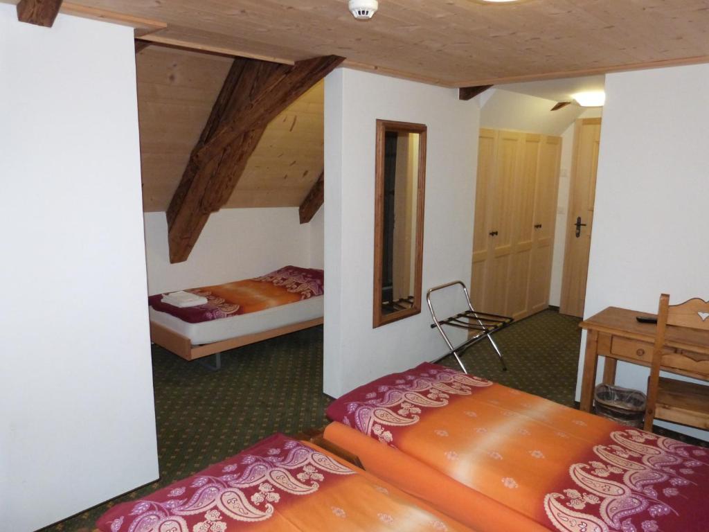 Hotel De Ville Rossiniere Bilik gambar